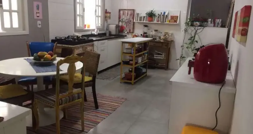 Sobrado com 3 dormitórios à venda, 150 m² por R$ 732.000,00 - Parque São Vicente - Mauá/SP