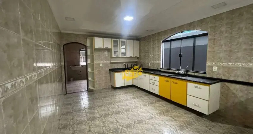 Sobrado com 3 dormitórios à venda, 200 m² por R$ 620.000 - Jardim Primavera - Mauá/SP