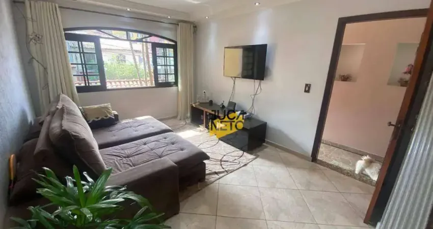 Sobrado com 3 dormitórios para alugar, 185 m² por R$ 4.307,93/mês - Jardim Araguaia - Mauá/SP