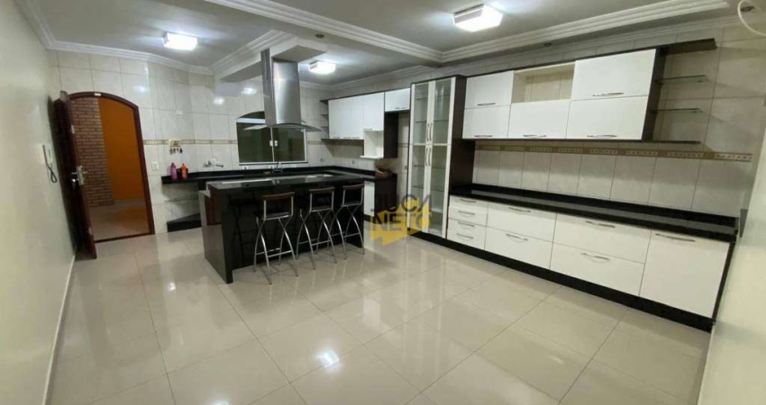 Sobrado com 3 dormitórios à venda, 272 m² por R$ 1.200.000 - Parque São Vicente - Mauá/SP