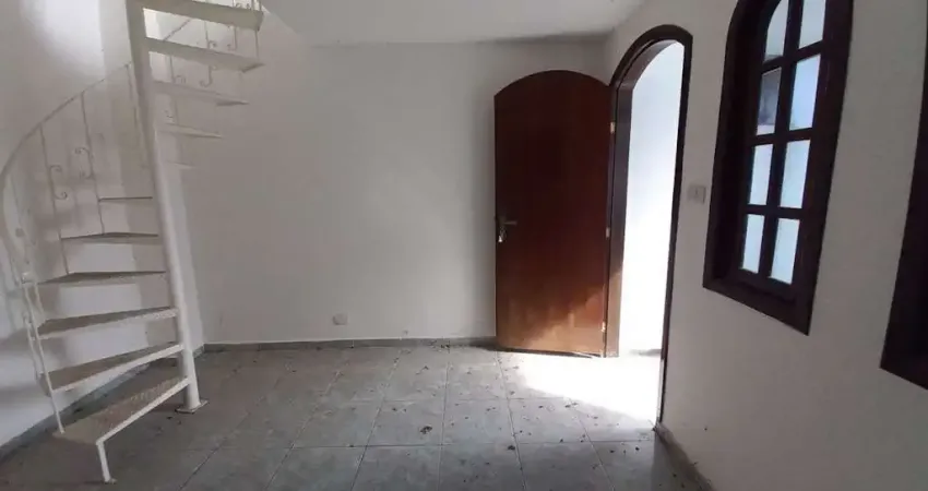 Sobrado com 1 dormitório para alugar, 70 m² por R$ 900,00 - Jardim Itapark Velho - Mauá/SP