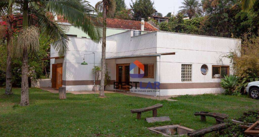 Casa térrea, estilo Ioft, para Venda e Locação, em condomínio na Granja Viana/SP