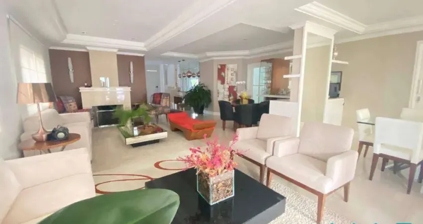 Casa Ampla no Residencial 18 do Forte em Alphaville