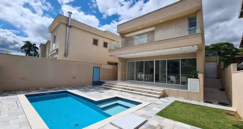 Casa Semi-Nova - Preço de Oportunidade - 4 Suítes - Estuda Permuta!