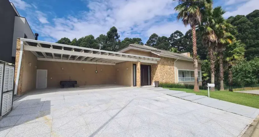 CASA SEMI-MOBILIADA NO VILLA SOLAIA COM 1000M2 - VENDA OU LOCAÇÃO