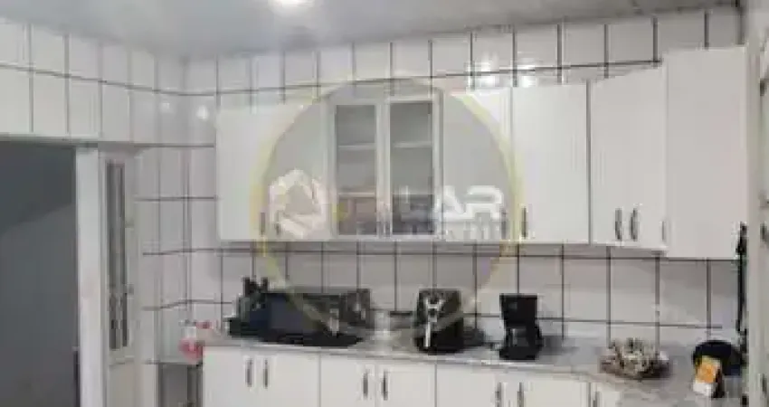 Casa de 3 dorms com suite, churrasqueira, quintal e gar pra 4 carros