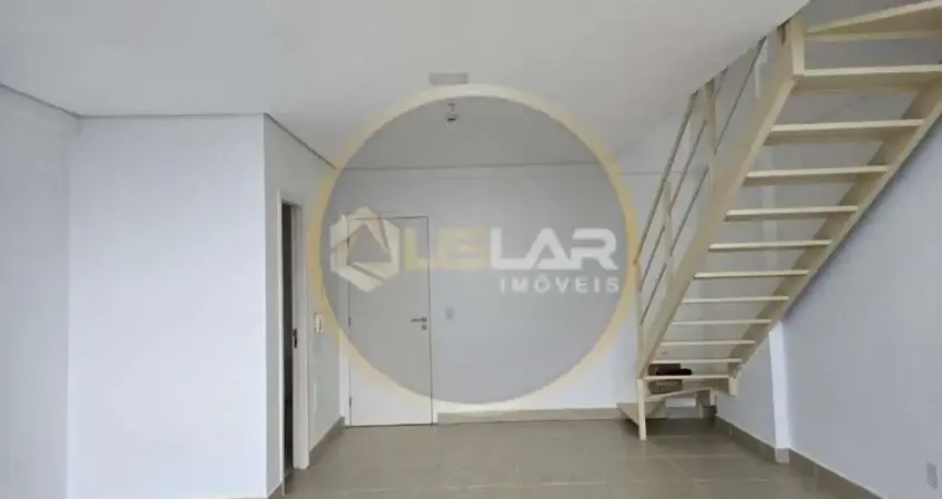 Sala comercial, com sala ampla, andar alto com vista livre, sacada e mezanino
