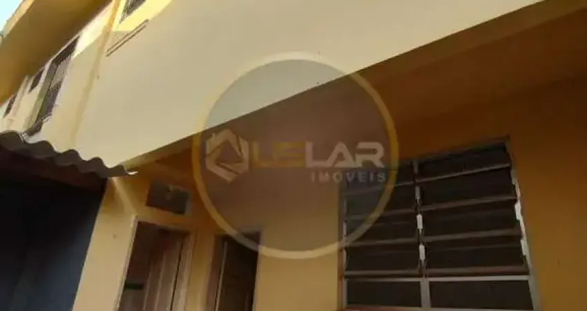 Sobrado geminado no marapé de  2 dorms, 2 wcs, quintal. sem garagem