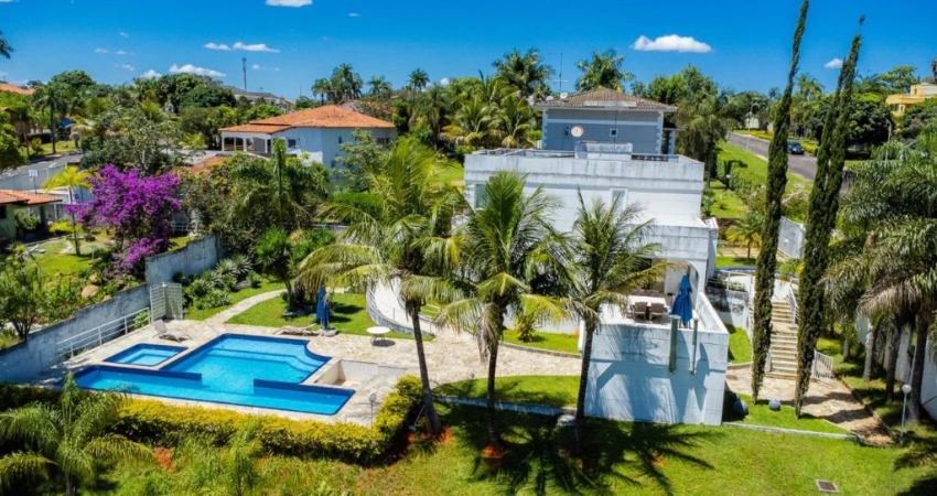 Linda Casa com 6 Qtos e 3 Suítes, Lazer total para o seu Conforto