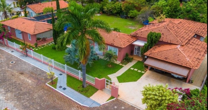 Linda Casa no Park Way, 4 qtos e 3 Sites, Lazer completo para seu Conforto