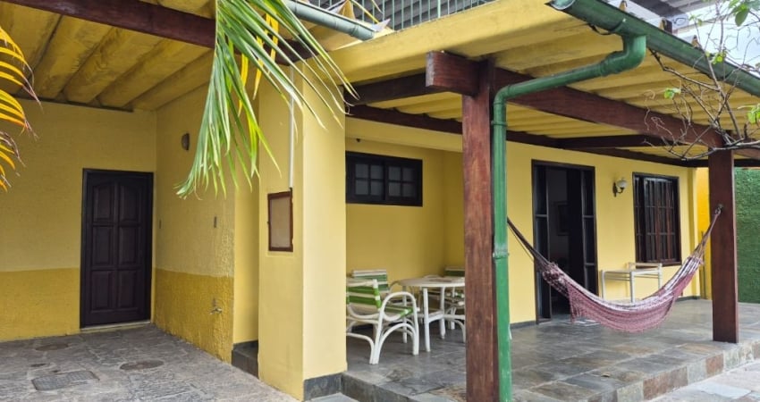 Casa linear a venda com 3 quartos e outro imóvel independente na Taquara, Rio de Janeiro - RJ.