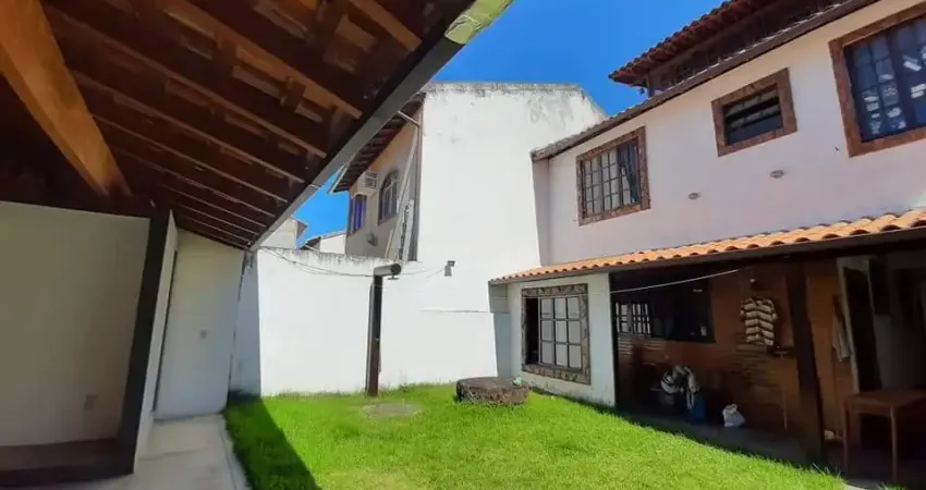 Casa á venda em condomínio fechado 5 quartos na taquara, rio de janeiro - rj.