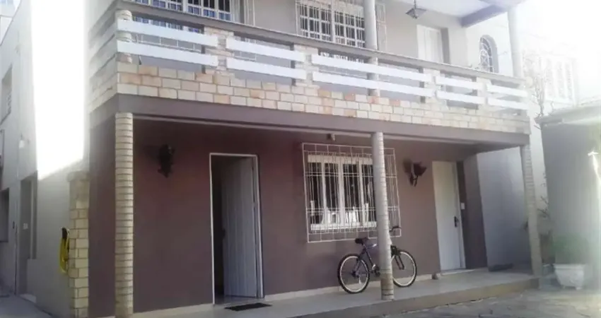 Casa com 6 quartos à venda no São Pelegrino, Caxias do Sul 