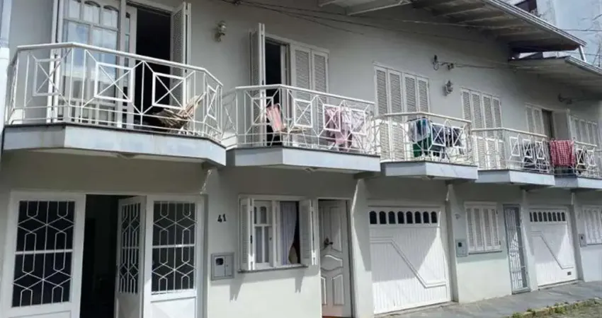 Casa com 3 quartos à venda no Centro, Caxias do Sul 
