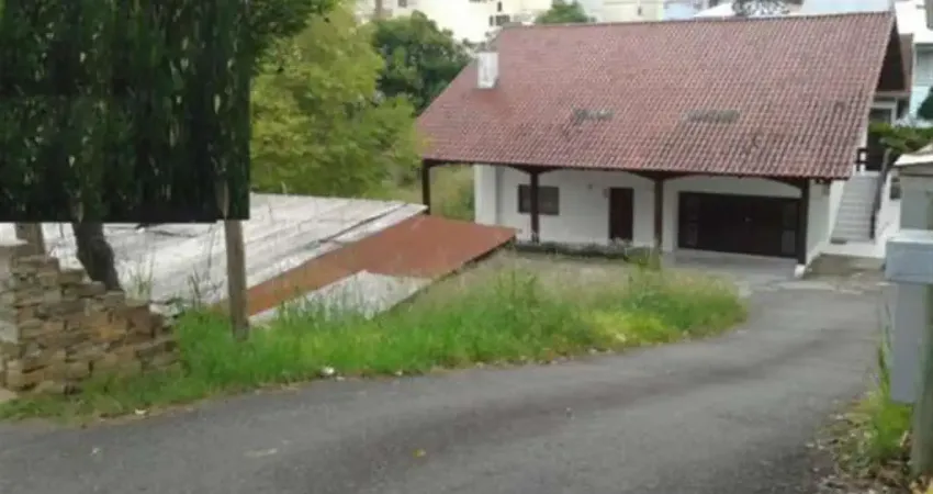 Terreno à venda no Pio X, Caxias do Sul 