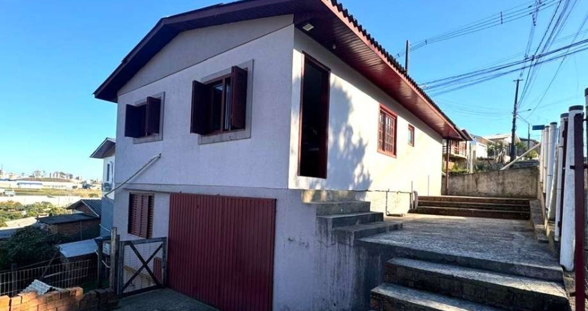 Casa com 3 quartos à venda no Industrial, Farroupilha 
