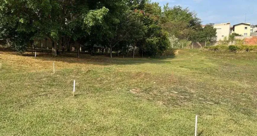 Amplo terreno de alto padrão (429m²) no condomínio Vila Verde, Gramadão, Jundiaí - SP