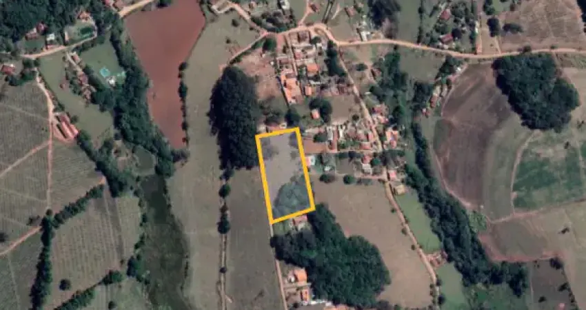 Área para chácara de 8.000 m² no Bairro dos Godoy em Tuiuti/SP