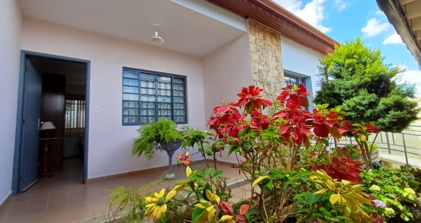 Bela casa com 234m² útil, 3 dormitórios, sendo uma suíte e edícula no caxambu, jundiaí - sp