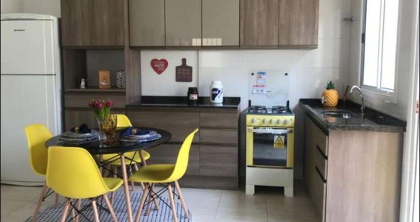 Casa em condomínio à venda em Cotia-SP, Chácara Tropical, 3 quartos, 2 salas, 1 banheiro, 2 vagas de garagem, 58m².