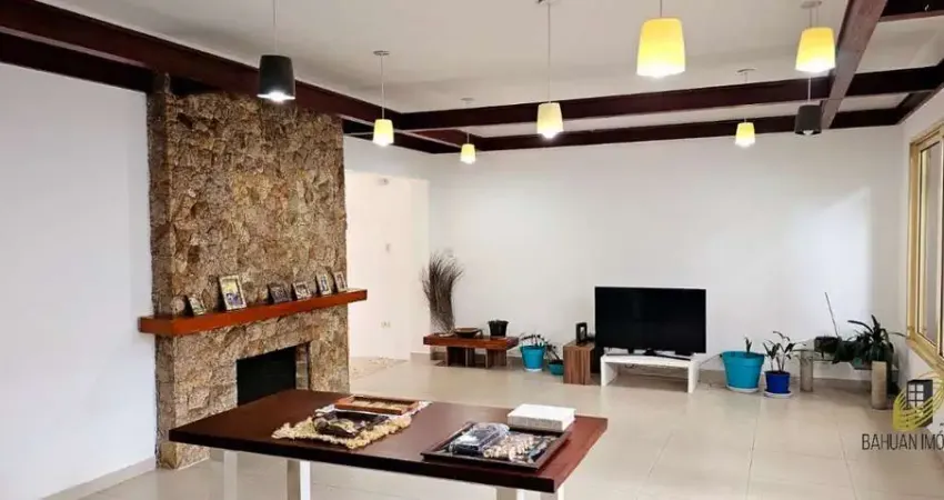 Casa de Luxo no Campo Belo: 6 Quartos, 5 Suítes, 10 Banheiros, 5 Vagas de Garagem e 504m² em São Paulo-SP