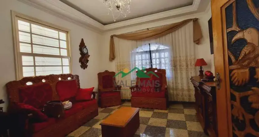 Casa com 3 dormitórios à venda, 302 m² por R$ 1.200.000 - Centro - Guaratinguetá/SP