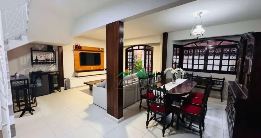 Ampla Casa na Vila Paraíba com 4 Dormitórios, 2 Suítes e 2 Vagas de Garagem em Excelente Localização