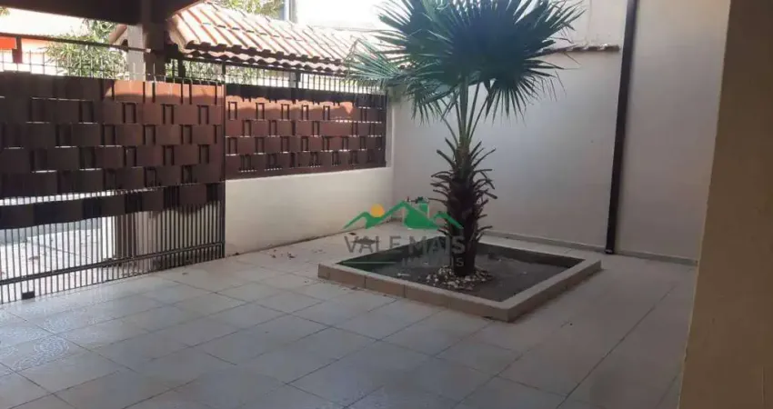 Casa com 3 dormitórios à venda, 200 m² por R$ 300.000,00 - Vila Municipal I - Guaratinguetá/SP