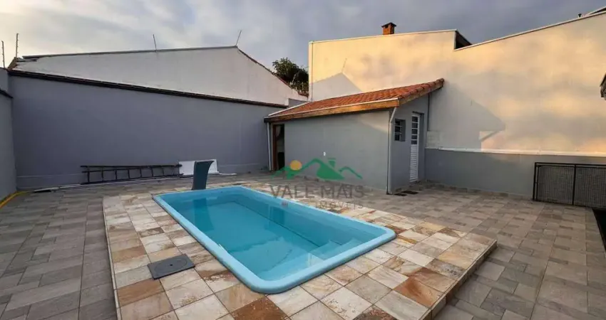 Casa com 3 dormitórios à venda, 144 m² por R$ 700.000,00 - Residencial Village Santana - Guaratinguetá/SP