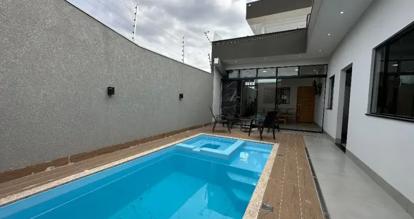 Casa com 4 quartos à venda na Rua Pioneiro Antônio Afonso de Carvalho, 238, Zona 31, Maringá