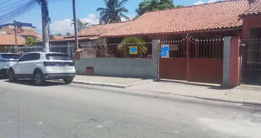 Casa maravilhosa, com PISCINA, em local privilegiado