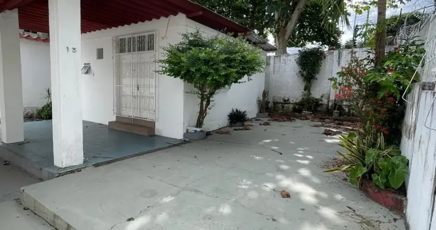 Casa disponível para locação no Parque 10 de Novembro