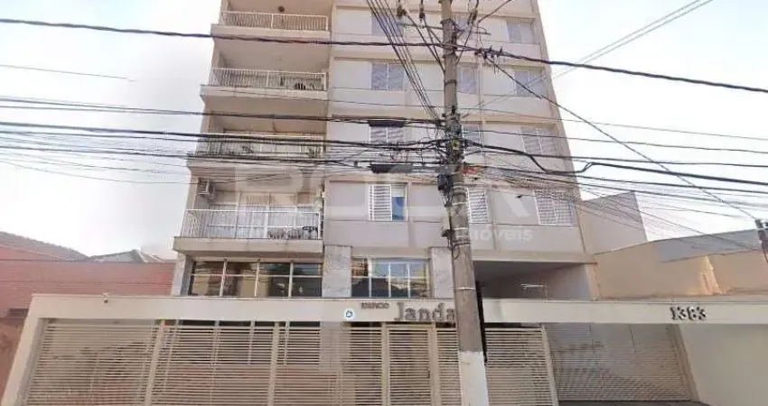 Apartamento à venda com 3 dormitórios no Centro de Ribeirão Preto.