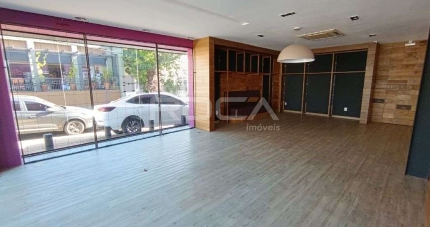 Salão comercial para alugar no bairro Jardim Sumaré em Ribeirão Preto.