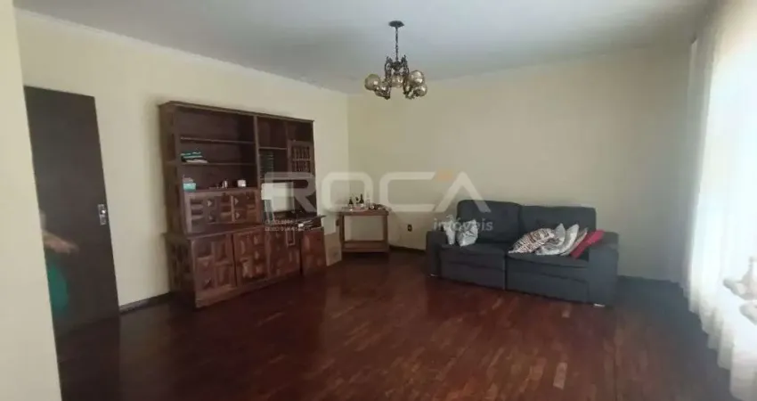 Casa à venda com 4 quartos, sendo 2 suítes, no bairro Jardim Paulista, em Ribeirão Preto.