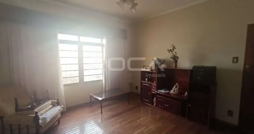 Casa à venda com 4 quartos, sendo 1 suíte, no bairro Monte Alegre, em Ribeirão Preto.