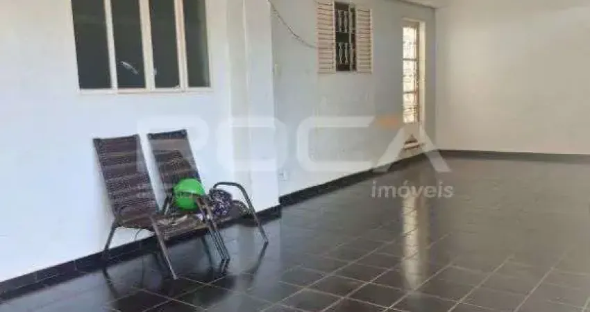 Casa à venda com 3 quartos, sendo 1 suíte no bairro Jardim Anhanguera, em Ribeirão Preto.