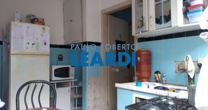 Casa à venda na Rua Bento de Abreu, 220, Lapa, São Paulo
