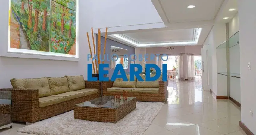 Casa à venda na Avenida Piassanguaba, 2610, Planalto Paulista, São Paulo
