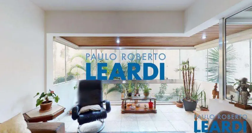 Apartamento à venda na Rua João Moura, 860, Pinheiros, São Paulo