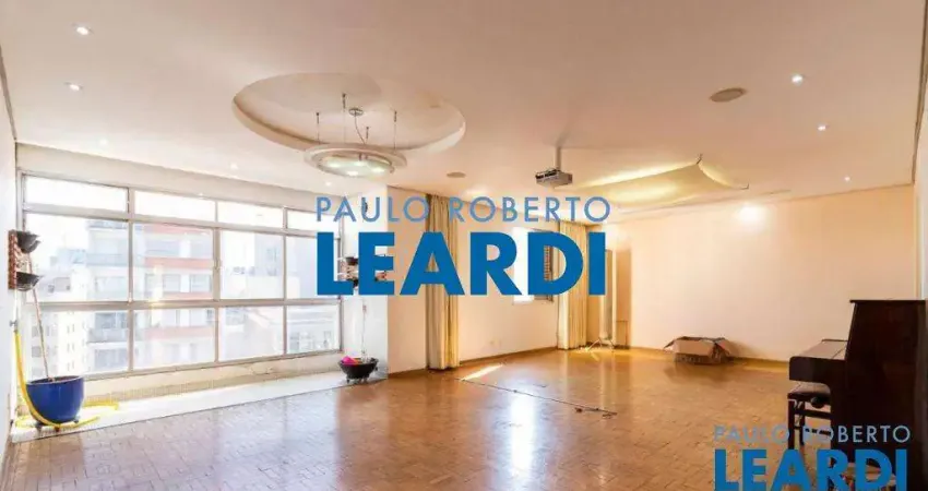 Apartamento à venda na Rua Apeninos, 245, Aclimação, São Paulo