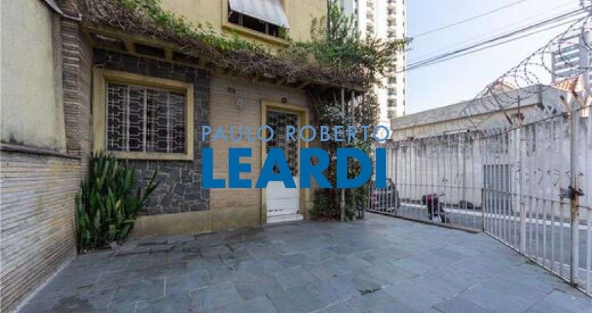 Casa à venda na Rua Árabe, 96, Vila Clementino, São Paulo
