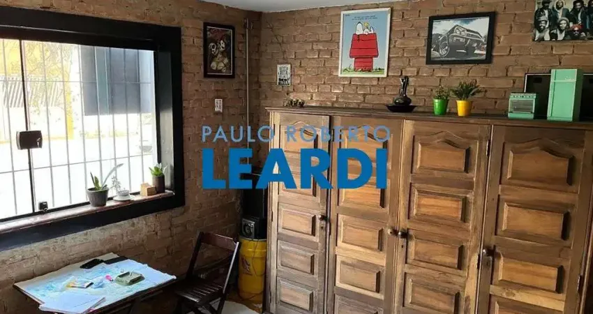 Casa à venda na Rua Aurélia, 77, Vila Romana, São Paulo