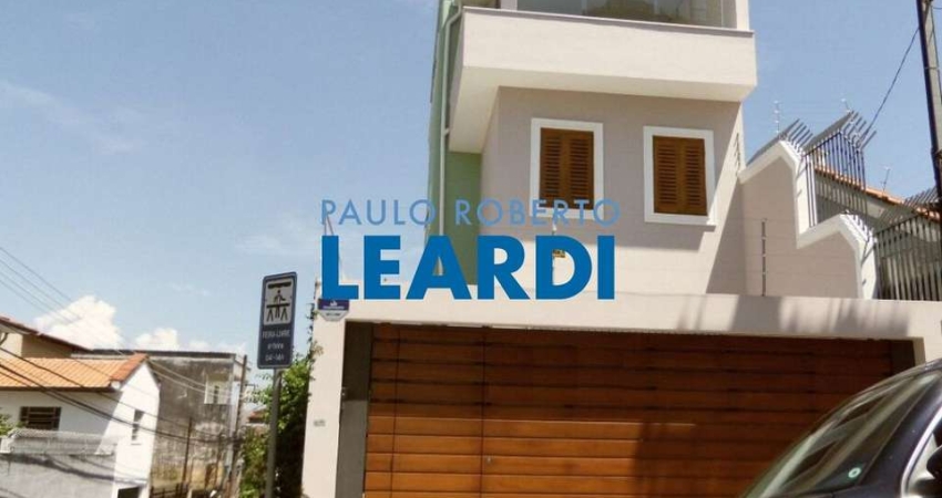 Casa à venda na Rua Caiapônia, 82, Alto de Pinheiros, São Paulo