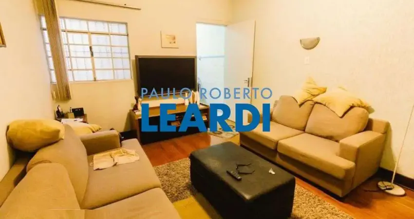 Casa à venda na Rua Dom João V, 342, Lapa, São Paulo