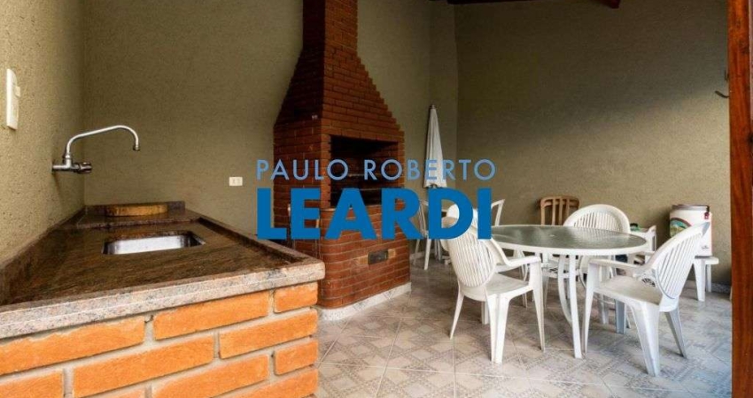 Casa à venda na Rua Jacurupé, 407, Parque São Domingos, São Paulo