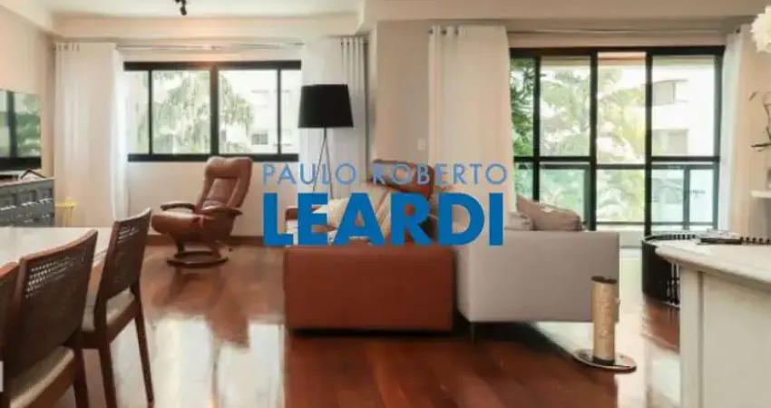 Apartamento à venda na Rua Urano, 84, Aclimação, São Paulo