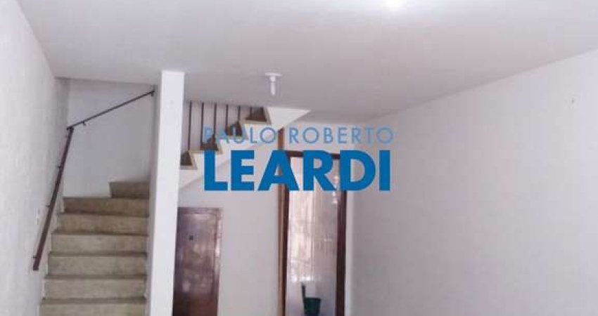 Casa à venda na Rua Belchior Carneiro, 220, Lapa de Baixo, São Paulo