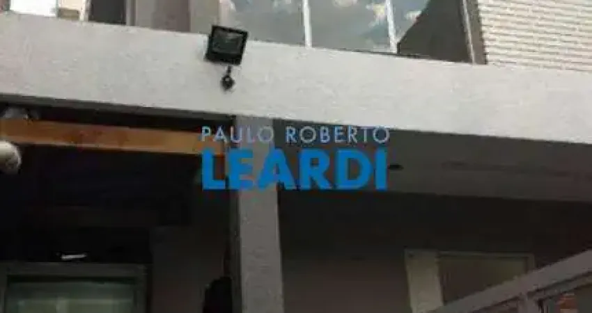 Casa à venda na Rua Coriolano, 143, Pompéia, São Paulo
