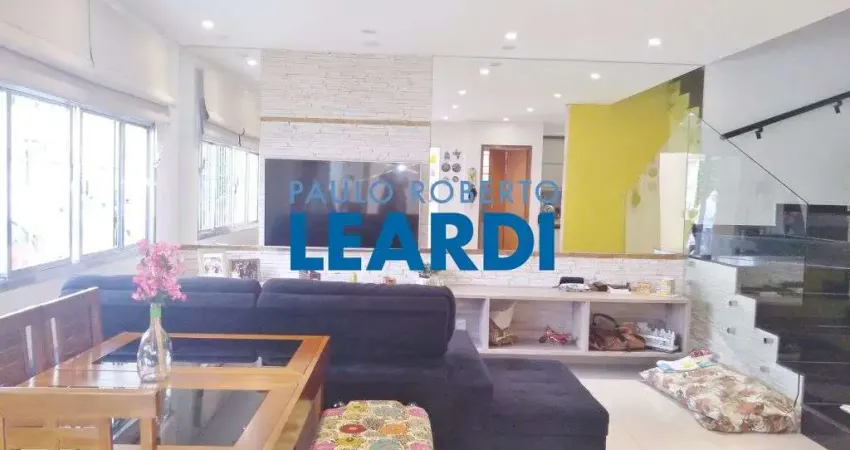 Casa à venda na Rua Doutor Sérgio Meira, 89, Barra Funda, São Paulo